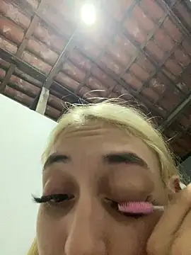 Snapshot of loirinhaaa chatting on 16, 4, 2026 loirinhaaa online show from 16, 4, 2026