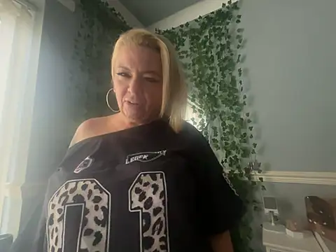 BonnyDesire online show from 5, 2, 2026