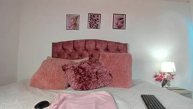 Snapshot of Pink__rose chatting on 10, 11, 2025 Pink rose online show from 10, 11, 2025