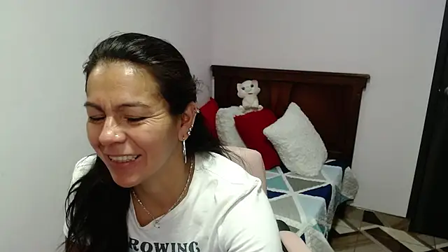 camilavargas  online show from 14, 7, 2026