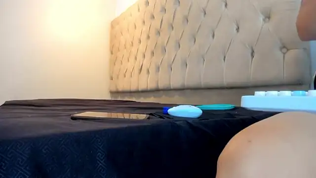 Naomis 35 online show from 23, 2, 2026