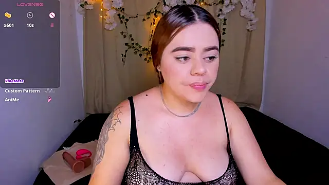 Snapshot of isabella_arias2 chatting on 21, 5, 2026 isabella arias2 online show from 21, 5, 2026