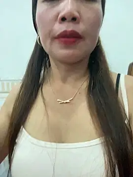 Snapshot of Milky-milk chatting on 13, 5, 2026 Milky-milk online show from 13, 5, 2026