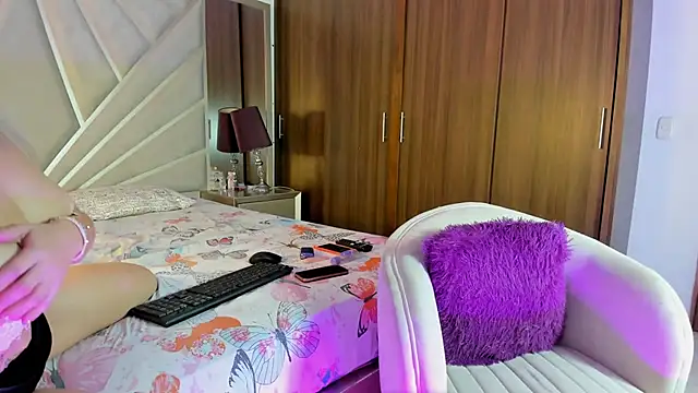 LiaRusselll  online show from 27, 9, 2025