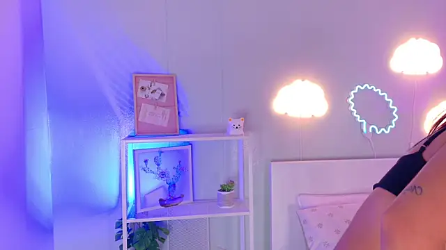 KeendraFox  online show from 27, 10, 2025