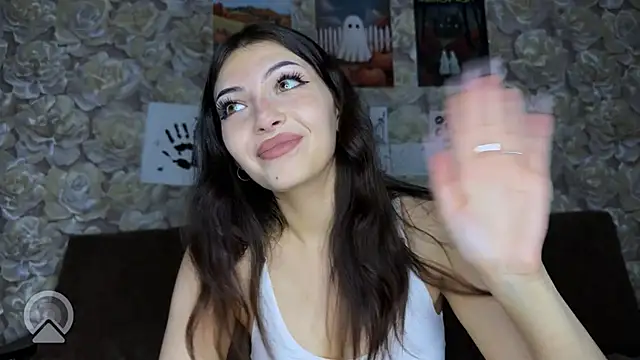 sweeet strawberies online show from 29, 10, 2025