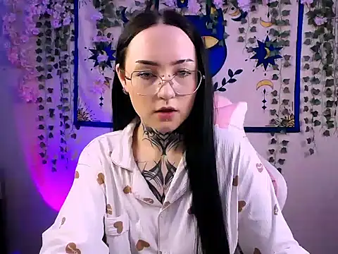 Snapshot of MollyKissy chatting on 11, 4, 2026 MollyKissy online show from 11, 4, 2026