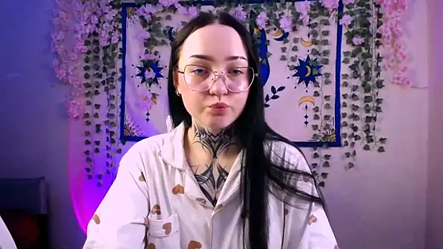 Snapshot of MollyKissy chatting on 12, 4, 2026 MollyKissy online show from 12, 4, 2026