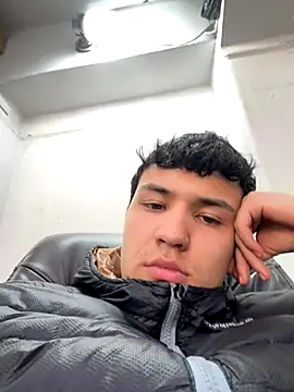 Snapshot of El_awo_ chatting on 12, 10, 2025 El awo online show from 12, 10, 2025