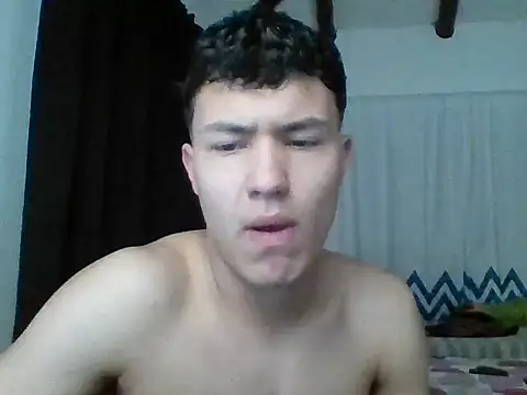 Snapshot of El_awo_ chatting on 28, 10, 2025 El awo online show from 28, 10, 2025