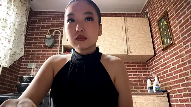 Snapshot of EmmaLeexth chatting on 8, 3, 2026 EmmaLeexth online show from 8, 3, 2026