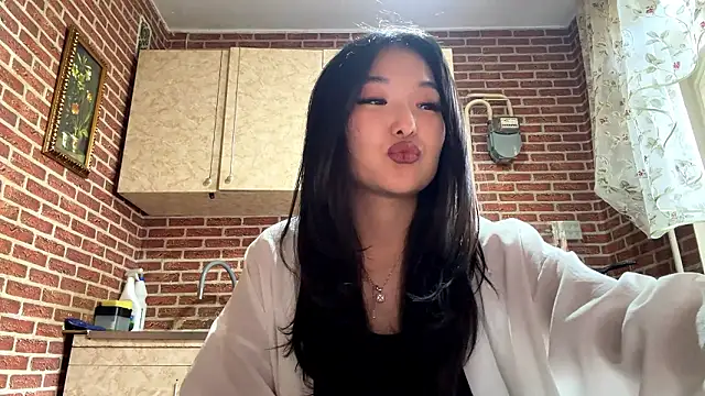 Snapshot of EmmaLeexth chatting on 24, 3, 2026 EmmaLeexth online show from 24, 3, 2026
