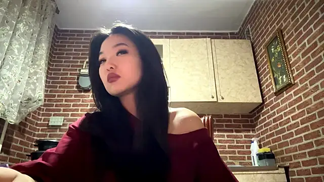 Snapshot of EmmaLeexth chatting on 6, 4, 2026 EmmaLeexth online show from 6, 4, 2026