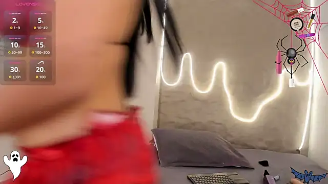 Snapshot of Naomy_gyal chatting on 29, 10, 2025 Naomy gyal online show from 29, 10, 2025