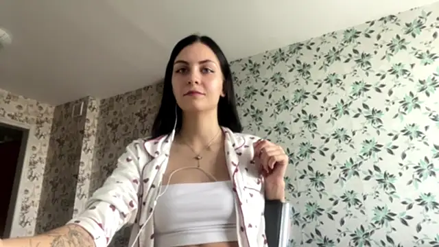 Snapshot of DevoraShaban chatting on 18, 9, 2025 DevoraShaban online show from 18, 9, 2025