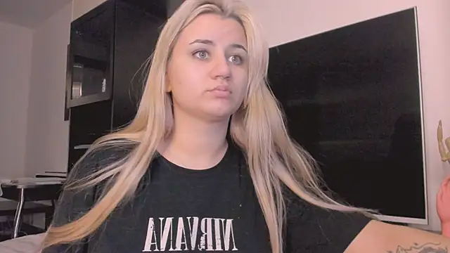 Snapshot of BarbaraSiren chatting on 1, 11, 2025 BarbaraSiren online show from 1, 11, 2025