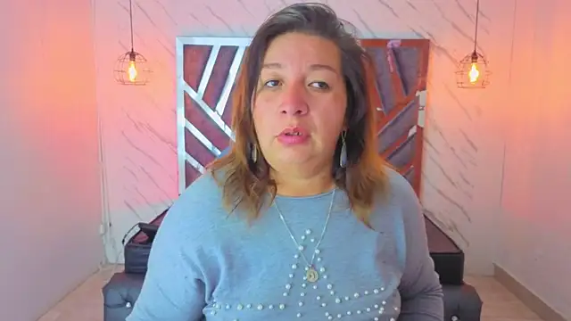 Snapshot of MaylinRosse_ chatting on 5, 6, 2026 MaylinRosse online show from 5, 6, 2026