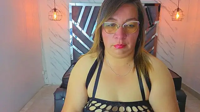 Snapshot of MaylinRosse_ chatting on 29, 6, 2026 MaylinRosse online show from 29, 6, 2026