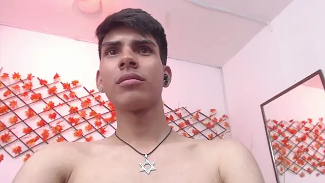 Snapshot of David_925_ chatting on 16, 10, 2025 David 925 online show from 16, 10, 2025