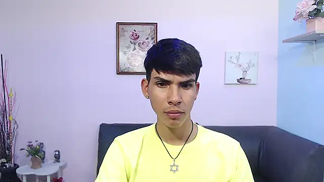 Snapshot of David_925_ chatting on 21, 10, 2025 David 925 online show from 21, 10, 2025