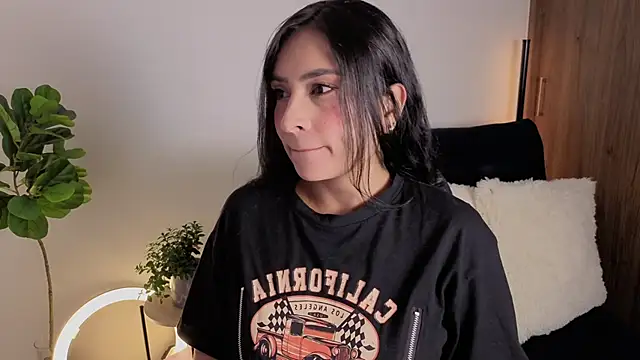 Snapshot of amyross_s1 chatting on 24, 11, 2025 amyross s1 online show from 24, 11, 2025