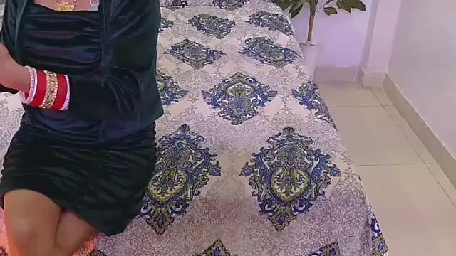 Snapshot of Lovelyy-couple chatting on 22, 12, 2025 Lovelyy-couple online show from 22, 12, 2025