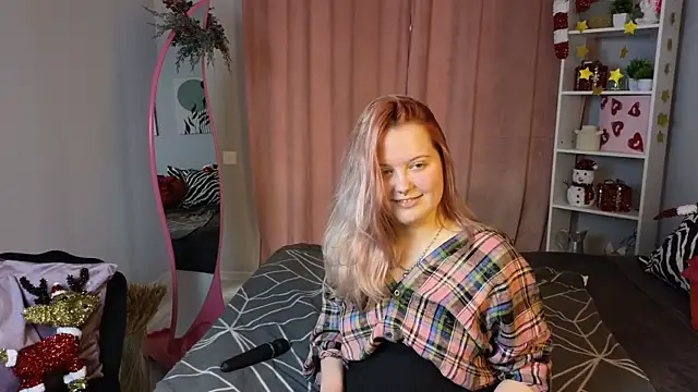 Snapshot of RoseThomas_ chatting on 15, 12, 2025 RoseThomas online show from 15, 12, 2025