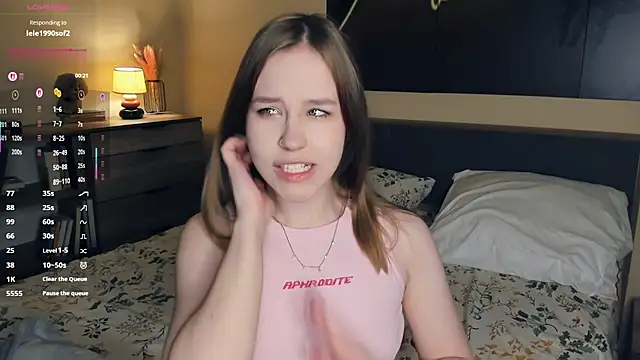 Snapshot of MaliaBourraine chatting on 26, 11, 2025 MaliaBourraine online show from 26, 11, 2025