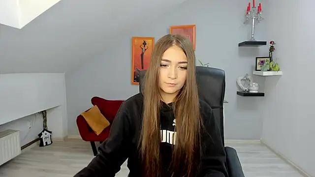 Snapshot of EllaClarke chatting on 5, 10, 2025 EllaClarke online show from 5, 10, 2025