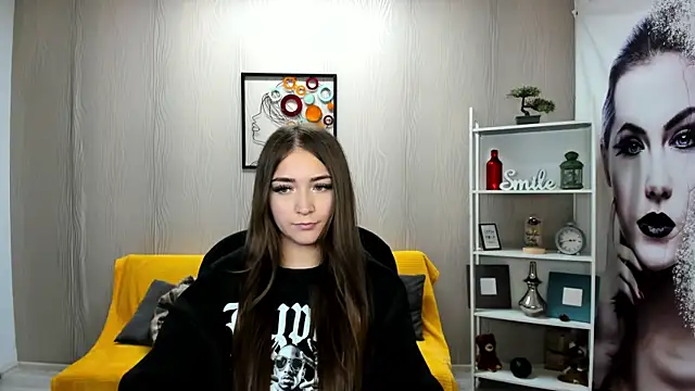 Snapshot of EllaClarke chatting on 22, 10, 2025 EllaClarke online show from 22, 10, 2025