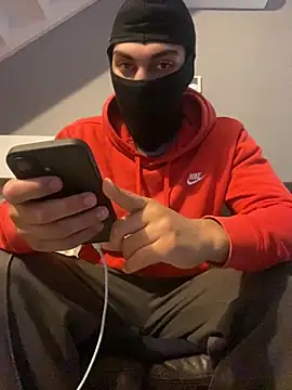 Snapshot of Ryan2205 chatting on 4, 10, 2025 Ryan2205 online show from 4, 10, 2025