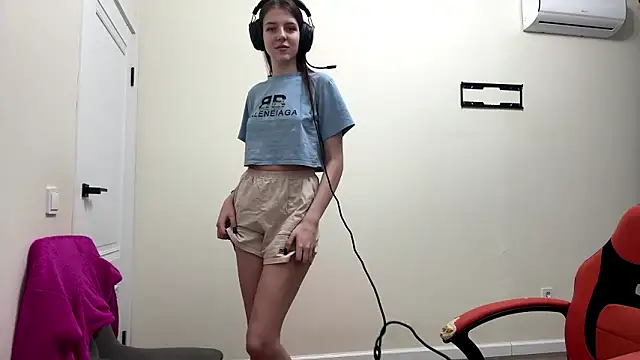 Snapshot of Elira_Breeze chatting on 2, 2, 2026 Elira Breeze online show from 2, 2, 2026