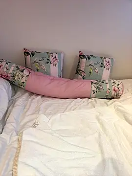 Yua nyan cute online show from 30, 9, 2025