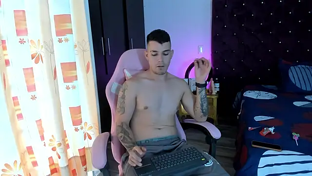 BooyHott  online show from 23, 11, 2025