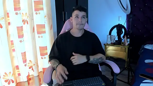 BooyHott  online show from 24, 11, 2025