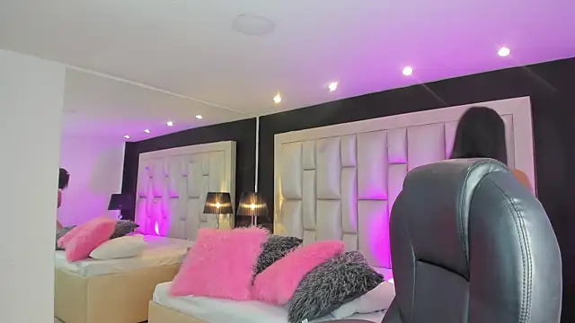 LuisaJonnes  online show from 22, 3, 2026