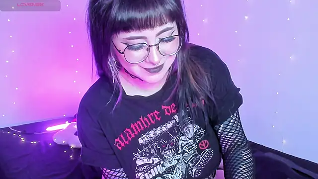 Snapshot of Hallucigenia_ chatting on 13, 3, 2026 Hallucigenia online show from 13, 3, 2026