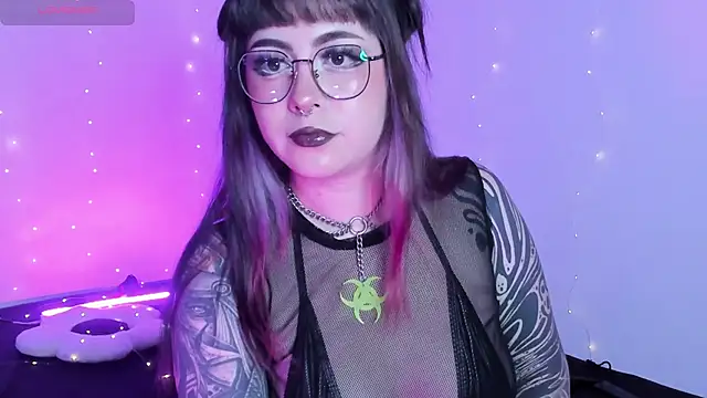 Snapshot of Hallucigenia_ chatting on 18, 3, 2026 Hallucigenia online show from 18, 3, 2026