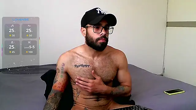 Snapshot of htrebor87 chatting on 23, 10, 2025 htrebor87 online show from 23, 10, 2025