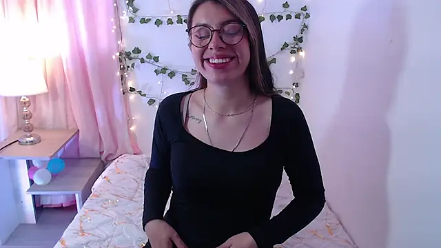 Snapshot of kamillew chatting on 21, 9, 2025 kamillew online show from 21, 9, 2025