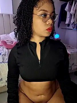 hottielatina online show from 4, 12, 2025