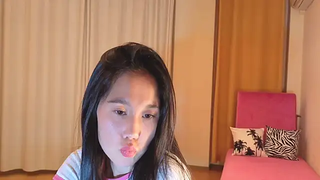 Snapshot of Reina__chan chatting on 21, 9, 2025 Reina chan online show from 21, 9, 2025