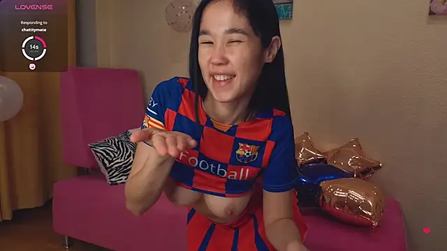 Snapshot of Reina__chan chatting on 1, 2, 2026 Reina chan online show from 1, 2, 2026