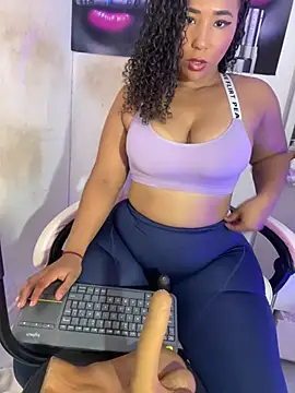 Snapshot of becca_wilsson chatting on 14, 5, 2026 becca wilsson online show from 14, 5, 2026