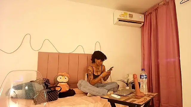 Snapshot of Macarena_leisy chatting on 23, 9, 2025 Macarena leisy online show from 23, 9, 2025