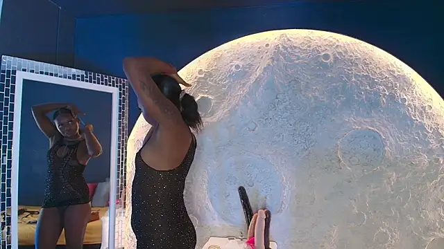 Snapshot of SaraGuzmann chatting on 6, 2, 2026 SaraGuzmann online show from 6, 2, 2026