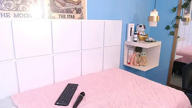 Snapshot of PenelopeBond chatting on 30, 10, 2025 PenelopeBond online show from 30, 10, 2025