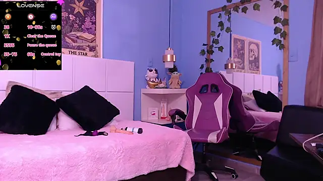 Snapshot of PenelopeBond chatting on 27, 11, 2025 PenelopeBond online show from 27, 11, 2025