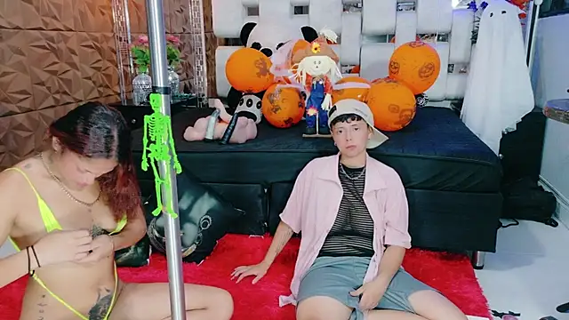 Snapshot of Twindesires chatting on 29, 10, 2025 Twindesires online show from 29, 10, 2025