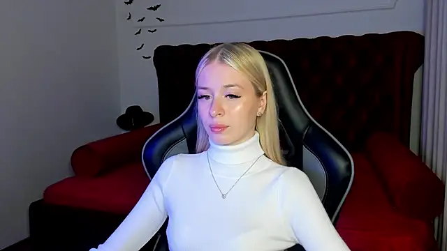 MiaGraces online show from 12, 11, 2025